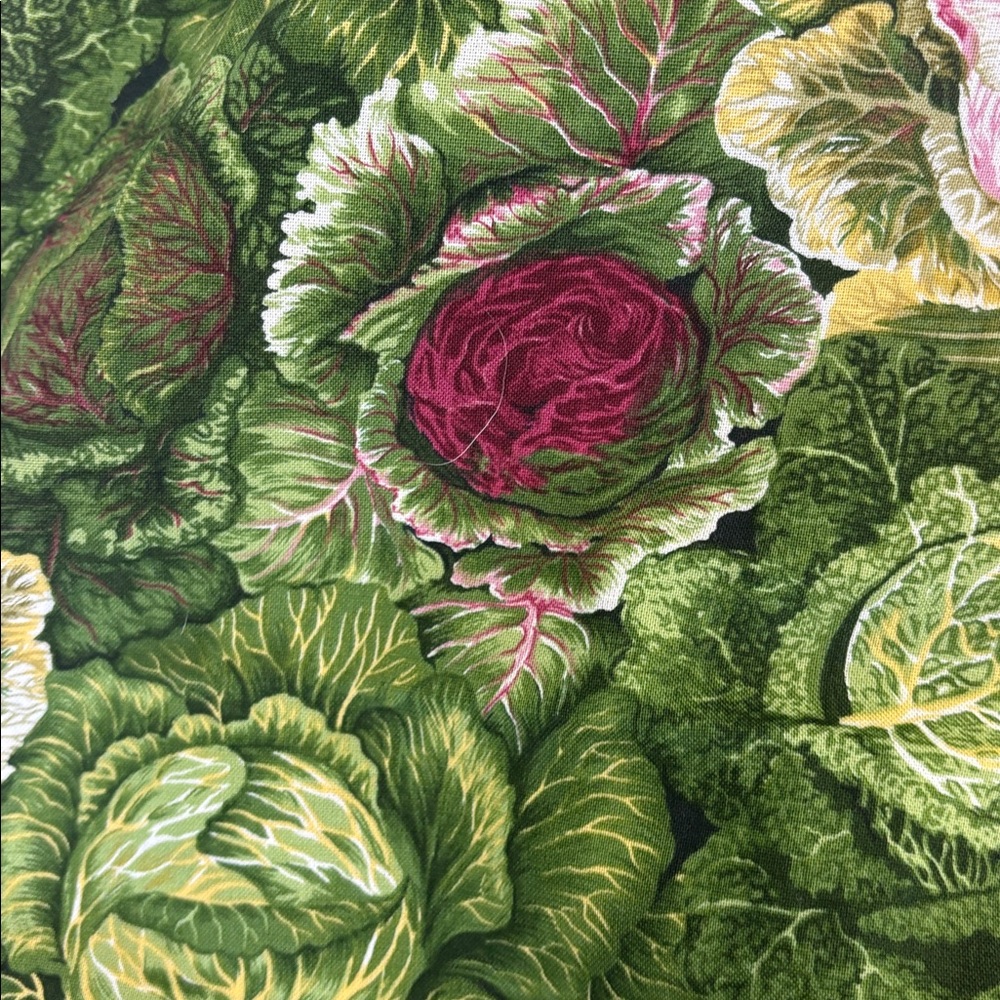 Cabbage print fabric by Makower UK - Picture 4 of 6